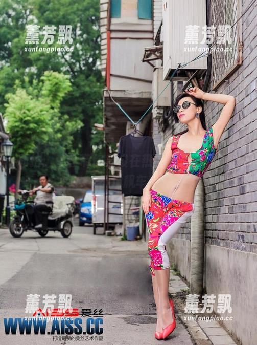 私拍：爱丝带你穿梭在热血赛道，青春远不止飙车！