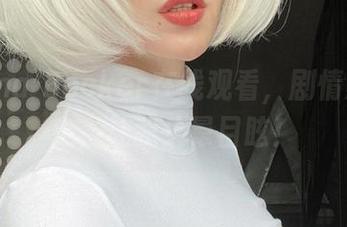 在Alina Becker在线观看，剧情飘忽不定，让我头晕目眩！