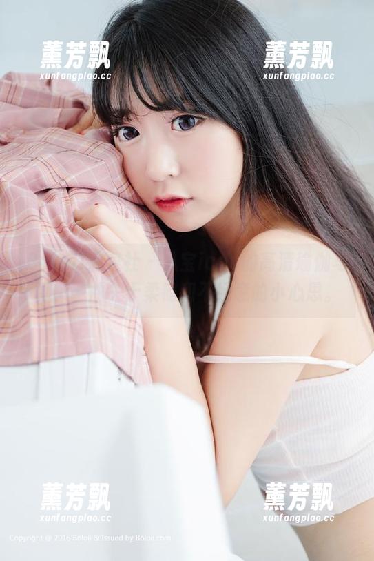 BoLoli菠萝社 - 八宝icey的高清瑜伽写真，一曲关于柔韧和不经意的小心思。