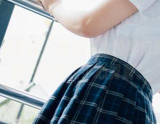 BoLoli菠萝社 - 教室版本的柳侑绮，最新图包看得我小心翼翼。