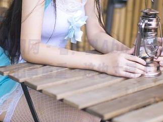 GIRLT果团网 - 看！甜Abby用死库水的图让人心事重重…这也太诱人了吧？