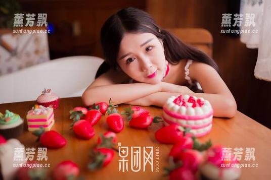 GIRLT果团网 - 陈雅漫最新毛衣合集，竟然有种想把她缠在身边的错觉？