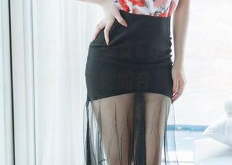 HuaYang花漾 - 少女Egg_尤妮丝与无圣光的微妙平衡，她的合集里透露着岁月的沉默呢！