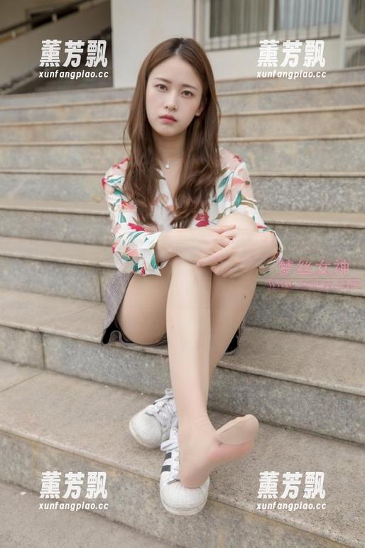MSLASS梦丝女神-苏柔 MSLASS梦丝女神 - 假日餐厅与苏柔的碰撞,写真分享中隐秘的孤单感。