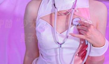 原图中的“少女”，哦不，是Natsuko夏夏子任性的模样呢！