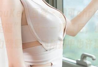 QingDouKe青豆客 - 黄可christine的最新“圣诞”作品——观看后，小心被她的想象力绕晕，不知所措中也许犯迷糊哟。