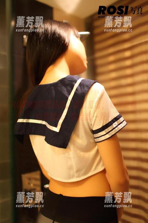 ROSI的美腿私拍，套图直击，看到腿我心里默念：快给我一双！