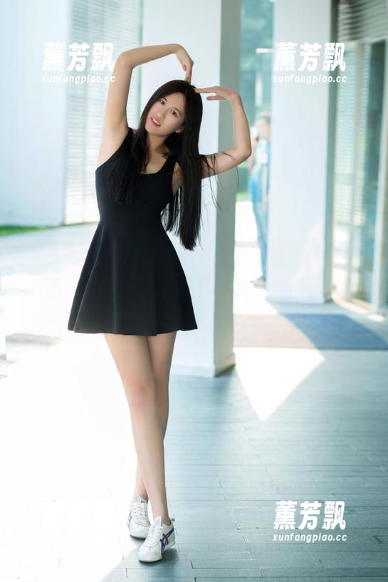TuiGirl推女郎 - 对于何奕恋的自拍，我的态度就是——北风那个吹，美图来的真靠谱。