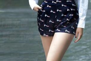 TuiGirl推女郎 - 赵惟依又来了：这些吊带写真能不能点燃你的小火苗呢？