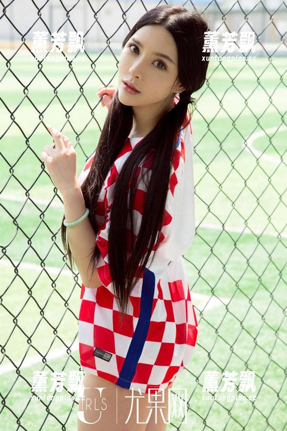 UGirls尤果网 - 图包分享：芊小童的牛仔裤写真，你心中的‘不羁’在哪里？