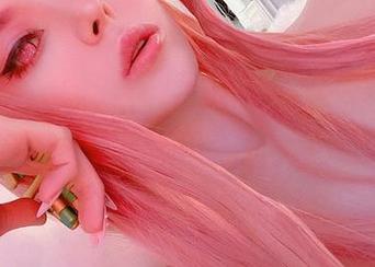 你见过私房写真里有这么悬疑风的战斗女仆II吗？Vinnegal真的是个奇才！