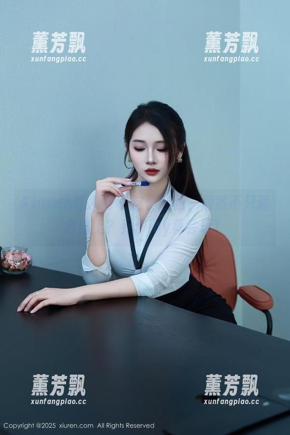 Xiuren秀人网-乔伊joy Xiuren秀人网 - 这长腿照,居然不只适合墙上?乔伊joy真会玩!