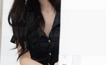 Xiuren秀人网 - 等等，这是土肥圆矮挫穷学姐的写真，难道是进入了另一个次元？