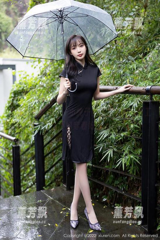Xiuren秀人网-小纯子 Xiuren秀人网 - 小纯子的职业装美图,工作不如穿着好看。