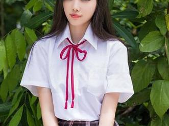Xiuren秀人网 - 小茉莉jasmine写真分享，唉，秘密藏在指尖之间呢。