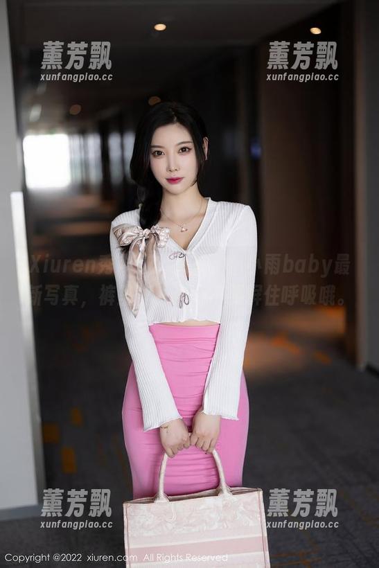 Xiuren秀人网 - 又来了！小雨baby最新写真，裤里丝，当心不要屏住呼吸哦。