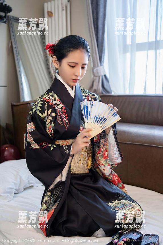 Xiuren秀人网 - 林文文yooki的女友写真集，分享时候别忘了带上你的眼保健操！