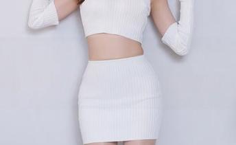 Xiuren秀人网 - 当趁热拿铁latte遇上少女：这组私拍原图，甜得让我想喝奶茶！