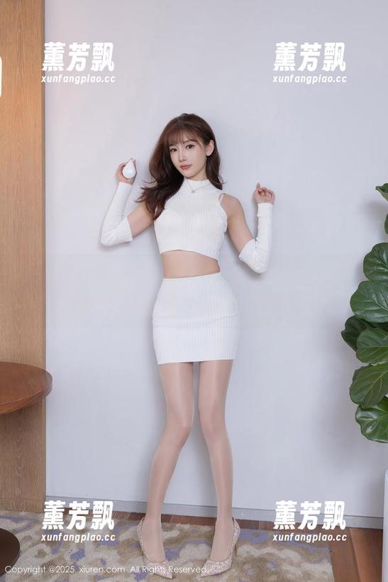 Xiuren秀人网 - 当趁热拿铁latte遇上少女：这组私拍原图，甜得让我想喝奶茶！