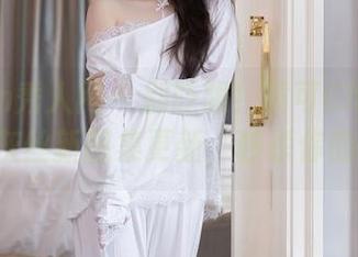 Xiuren秀人网 - 别眨眼！黄可Christine的灰丝新图集更新，秒杀你的想法