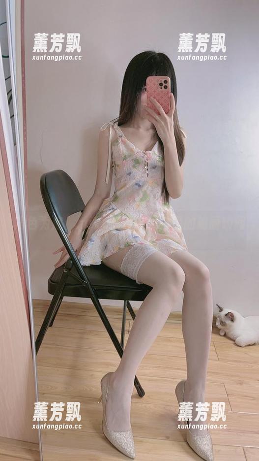 黑色为底，miko酱ww图包里的瑰丽瞬间。