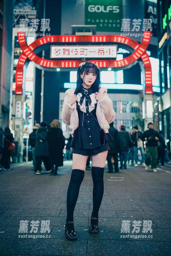 shimo霜月的运动写真集：看她跟风跑步，我的腿就觉得累了