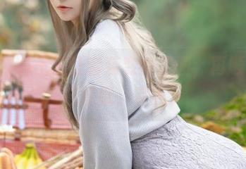 yuuhui玉汇让套装变成美图，再顺手截成壁纸，完美！