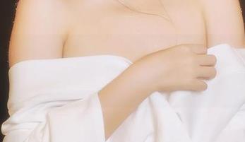 不呆猫的最新尝试，YOUMI尤蜜-Dressedup，原图与写真的衔接成功在哪？