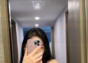 微密圈 - 这是一道难解的难题：不爱笑的赛琳的皮衣更新，搭配好坏比赛！