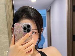 微密圈 - 不爱笑的赛琳的夏日——想把这些原图做成我的壁纸