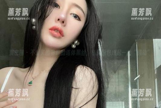 微密圈 - 不爱笑的赛琳的连体黑丝，私房图包燃起一丝“骚动”