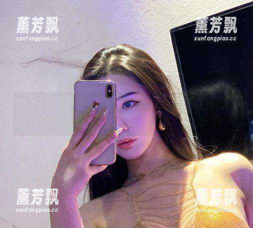 不爱笑的赛琳 微密圈 - 不爱笑的赛琳短裤挑战:你敢相信这是最新图库的选择吗?