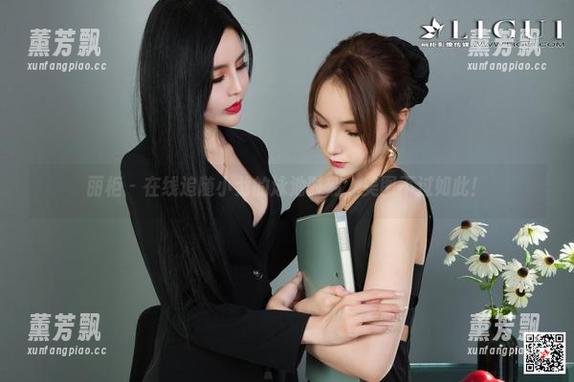 丽柜 - 在线追随小戈的泳池时刻，美图不过如此！