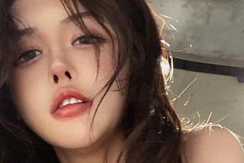 微密圈 - 于芷晴一袭红兔装，套图里足以颠覆我对兔子的想象！