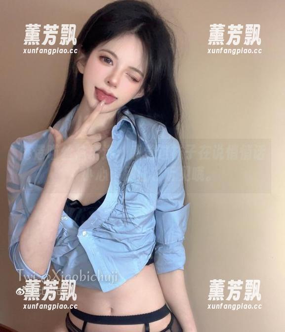 倦倦喵丝袜精选：感觉这袜子在说悄悄话，小心，别让它听见哦。