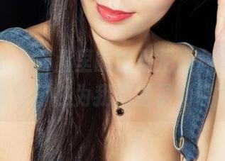 克拉女神 - 网盘里的比基尼素材，妮子好像专门在为我们送福利呢？