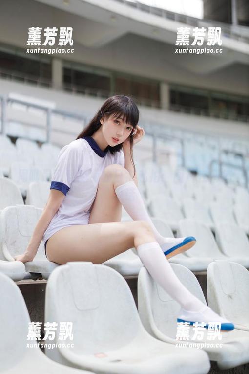 周叽是可爱兔兔的日常私拍：图片在悄悄说话