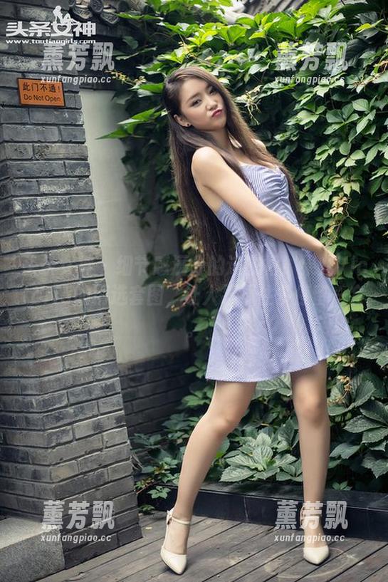 头条女神 - 细节感满分的连衣裙！果儿Victoria的精选套图，让人忍不住多停留一会。