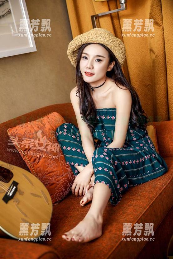 头条女神 - 樊安妮套装写真上线，网盘等我，我这就去开启收藏模式！