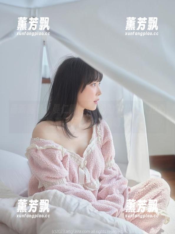 最新图集：姜仁卿(강인경)的旅拍让人担心她再不回家会迷路呀。