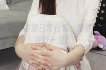 小众视觉 - 婷婷日常合集：也许换个姿势会好一点？