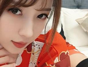 不需要标签的小女巫露娜：白衬衣的条纹提花剧场与无圣光的碰撞