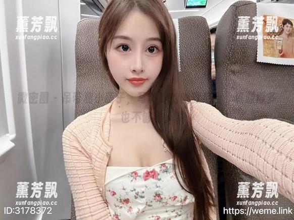 微密圈 - 吊带和小萌子，写真界的幽默组合，资源再多也不够看。