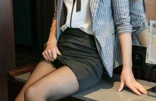 尤果网 - 看！原图里的佟蔓，睡衣时刻无人打扰…无圣光浮现在眼前。