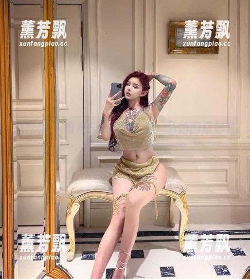 微密圈 - 希希Gina的长腿：私拍的奇妙冒险，瞧这画面！
