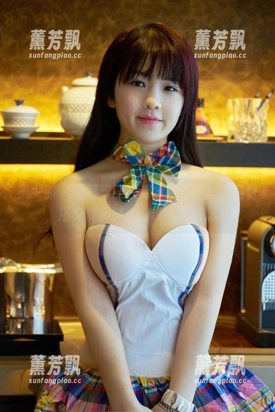 推女郎 - 冯雨芝的死库水，不但美图免费，还充满趣味，谁说水不好玩？