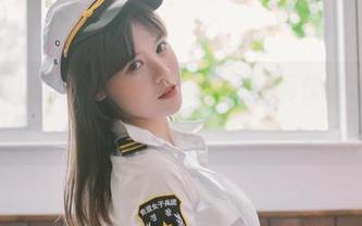 星黛鹿鹿i的裸足写真，高清到我都快要猜出她脚趾间的沙子了～