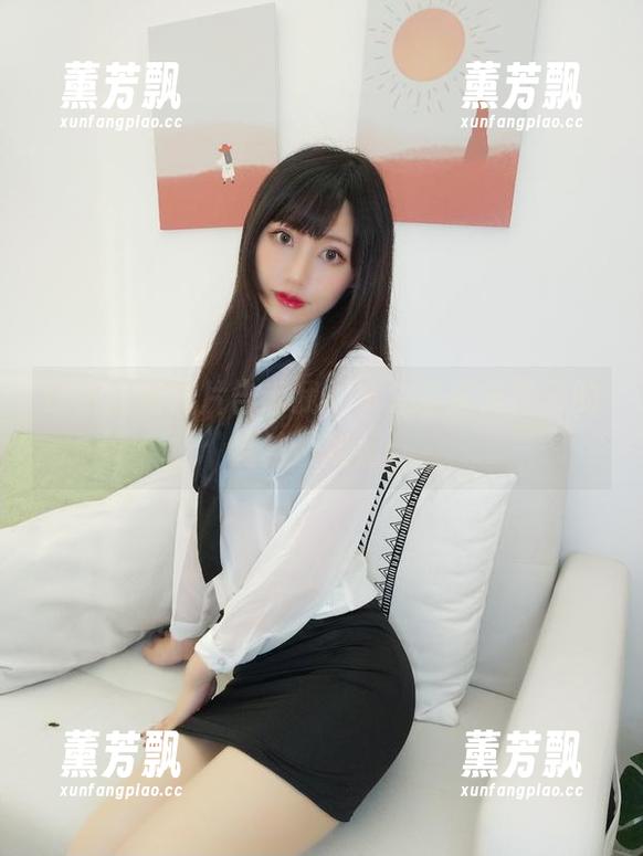 这张红裙照片告诉我，木之本果是裙子的魔法小姐姐！