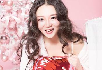 果团网 - 在莫雅淇的修女图库里，分享的不只是美，还有点点禁忌的味道？