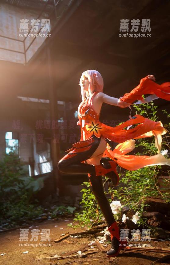 嘘，桜桃喵的盛夏制服照片在这里，不抓紧下载一波可就白瞎了这花样年华！